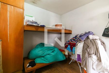 Casa à venda com 235m², 5 quartos e 2 vagas Casa à venda com 235m², 5 quartos e 2 vagasQuarto de Serviço