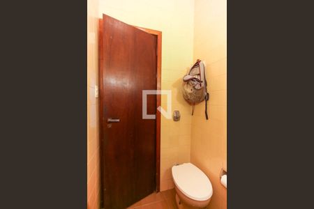 Casa à venda com 235m², 5 quartos e 2 vagas Casa à venda com 235m², 5 quartos e 2 vagasBanheiro 4