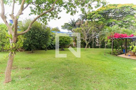 Casa à venda com 235m², 5 quartos e 2 vagas Casa à venda com 235m², 5 quartos e 2 vagasQuintal