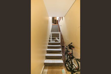 Casa à venda com 235m², 5 quartos e 2 vagas Casa à venda com 235m², 5 quartos e 2 vagasHall de entrada