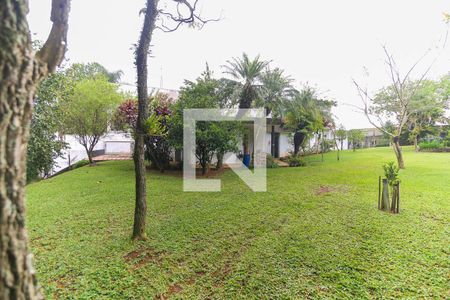 Casa à venda com 235m², 5 quartos e 2 vagas Casa à venda com 235m², 5 quartos e 2 vagasQuintal