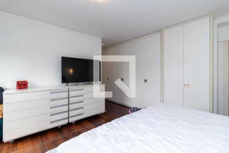 Apartamento à venda com 291m², 4 quartos e 4 vagasSuíte 1