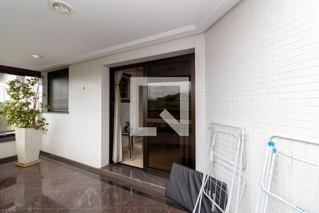 Apartamento à venda com 291m², 4 quartos e 4 vagasVaranda da Sala