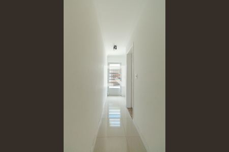 Casa à venda com 301m², 3 quartos e 2 vagas Casa à venda com 301m², 3 quartos e 2 vagasCorredor