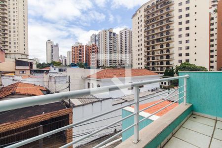 Casa à venda com 301m², 3 quartos e 2 vagas Casa à venda com 301m², 3 quartos e 2 vagasVaranda