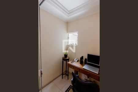 Casa à venda com 360m², 3 quartos e 2 vagasEscritório