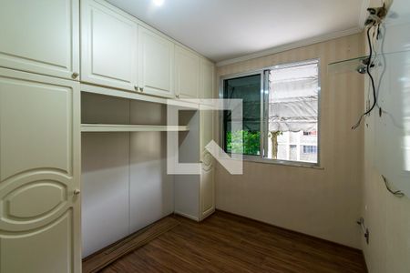 Quarto 1 de apartamento à venda com 2 quartos, 48m² em Cordovil, Rio de Janeiro