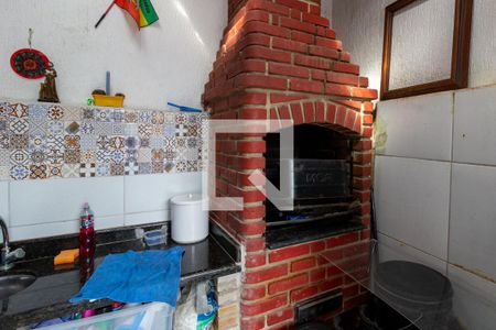 Casa para alugar com 75m², 2 quartos e 2 vagas Casa para alugar com 75m², 2 quartos e 2 vagasDetalhe da churrasqueira