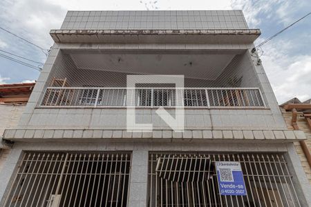 Casa à venda com 263m², 4 quartos e 2 vagasFachada