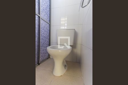 Casa para alugar com 80m², 2 quartos e 1 vaga Casa para alugar com 80m², 2 quartos e 1 vagaBanheiro