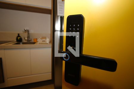 Porta Fechadura Eletrônica de kitnet/studio à venda com 1 quarto, 26m² em Sumarezinho, São Paulo