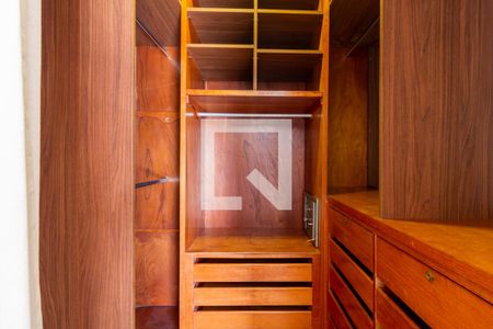 Apartamento para alugar com 240m², 3 quartos e 2 vagasCloset Suíte 2