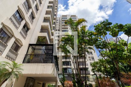 Apartamento para alugar com 240m², 3 quartos e 2 vagasFachada