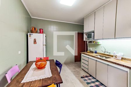 Casa à venda com 253m², 4 quartos e 3 vagas Casa à venda com 253m², 4 quartos e 3 vagasCozinha