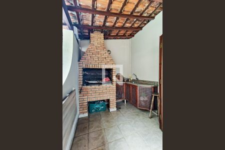 Casa à venda com 253m², 4 quartos e 3 vagas Casa à venda com 253m², 4 quartos e 3 vagasTerraço Fundos - Churrasqueira