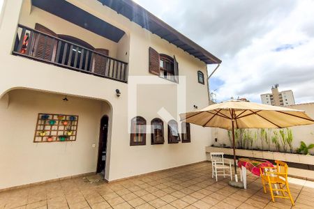 Casa à venda com 253m², 4 quartos e 3 vagas Casa à venda com 253m², 4 quartos e 3 vagasTerraço da Sala