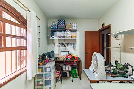 Casa à venda com 253m², 4 quartos e 3 vagas Casa à venda com 253m², 4 quartos e 3 vagasQuarto 1