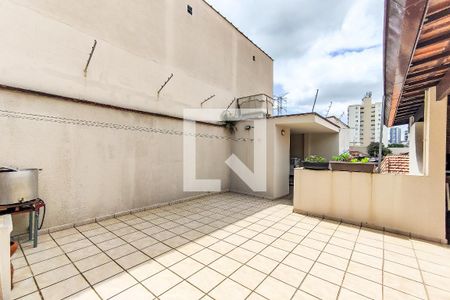 Casa à venda com 253m², 4 quartos e 3 vagas Casa à venda com 253m², 4 quartos e 3 vagasTerraço Fundos