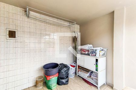 Casa à venda com 253m², 4 quartos e 3 vagas Casa à venda com 253m², 4 quartos e 3 vagasLavanderia