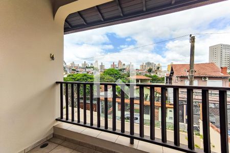 Casa à venda com 253m², 4 quartos e 3 vagas Casa à venda com 253m², 4 quartos e 3 vagasVaranda Quarto 2