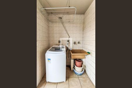 Casa à venda com 253m², 4 quartos e 3 vagas Casa à venda com 253m², 4 quartos e 3 vagasLavanderia