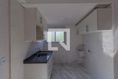 Sala e Cozinha Integrada  de apartamento para alugar com 2 quartos, 45m² em Vila Ré, São Paulo