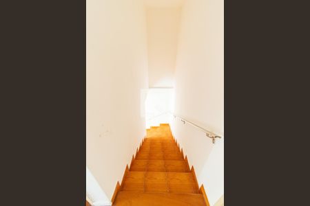 Casa à venda com 180m², 3 quartos e 2 vagasEscada