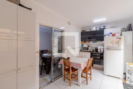 Casa à venda com 235m², 3 quartos e 2 vagasCozinha