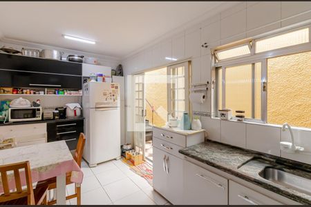 Casa à venda com 235m², 3 quartos e 2 vagasCozinha