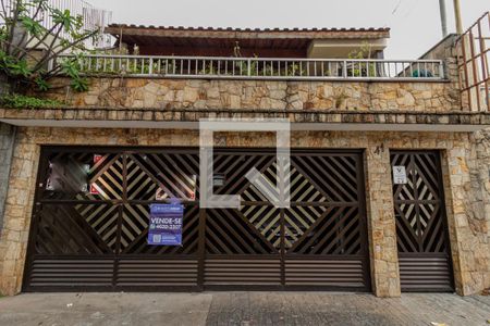 Casa à venda com 235m², 3 quartos e 2 vagasFachada