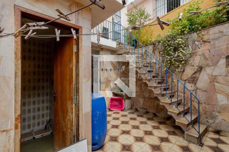 Casa à venda com 235m², 3 quartos e 2 vagasQuintal - Área de Serviço 