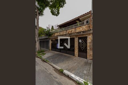 Casa à venda com 235m², 3 quartos e 2 vagasFachada