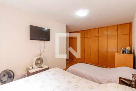 Casa à venda com 235m², 3 quartos e 2 vagasSuíte