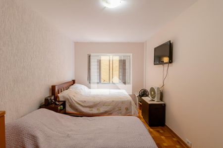 Casa à venda com 235m², 3 quartos e 2 vagasSuíte