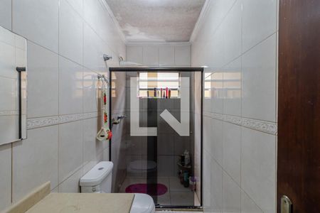 Casa à venda com 235m², 3 quartos e 2 vagasBanheiro 