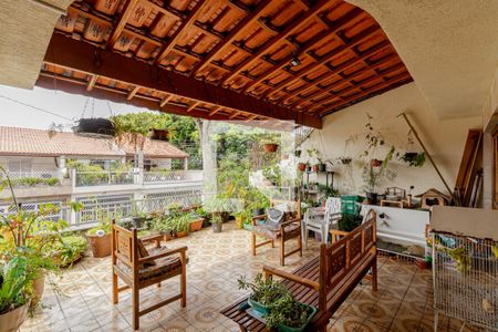 Casa à venda com 235m², 3 quartos e 2 vagasTerraço