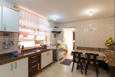 Casa à venda com 280m², 4 quartos e 8 vagasCozinha