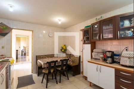 Casa à venda com 280m², 4 quartos e 8 vagasCozinha