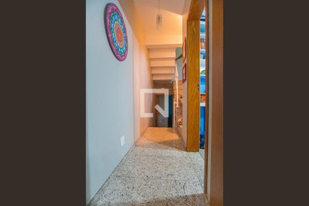 Casa à venda com 278m², 4 quartos e 5 vagasCorredor