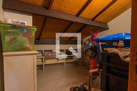 Casa à venda com 278m², 4 quartos e 5 vagasDepósito