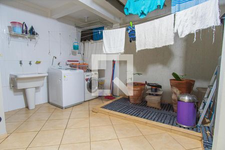 Casa à venda com 278m², 4 quartos e 5 vagasLavanderia