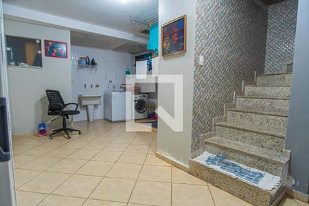 Casa à venda com 278m², 4 quartos e 5 vagasLavanderia