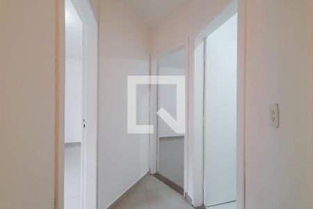 Corredor de casa de condomínio para alugar com 2 quartos, 70m² em Vila Monumento, São Paulo