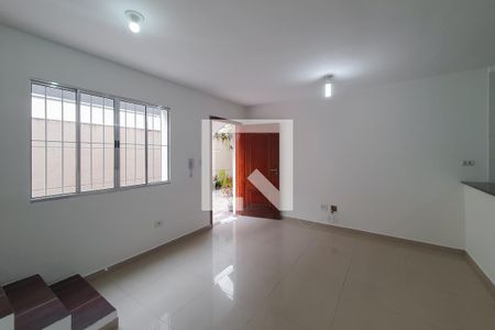 Sala de casa de condomínio para alugar com 2 quartos, 70m² em Vila Monumento, São Paulo