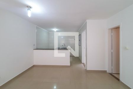 Sala de casa de condomínio para alugar com 2 quartos, 70m² em Vila Monumento, São Paulo