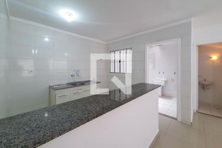 Cozinha de casa de condomínio para alugar com 2 quartos, 70m² em Vila Monumento, São Paulo