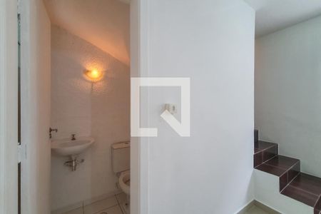 Lavabo Sala de casa de condomínio para alugar com 2 quartos, 70m² em Vila Monumento, São Paulo