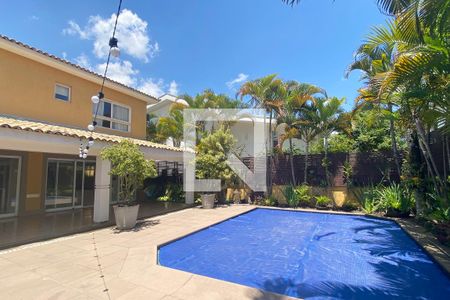 Casa de condomínio à venda com 450m², 4 quartos e 4 vagasPiscina