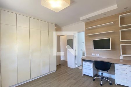 Casa de condomínio à venda com 450m², 4 quartos e 4 vagasSuíte 2