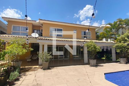 Casa de condomínio à venda com 450m², 4 quartos e 4 vagasPiscina